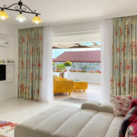 מלון דירות Boutique Citadel 5*