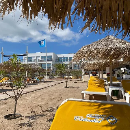 מלון דירות Boutique Citadel 5*