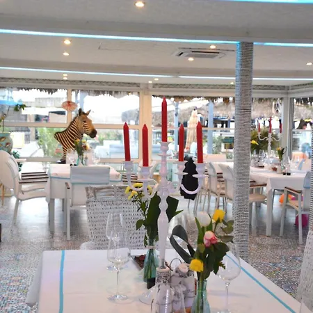 מלון דירות Boutique Citadel 5*