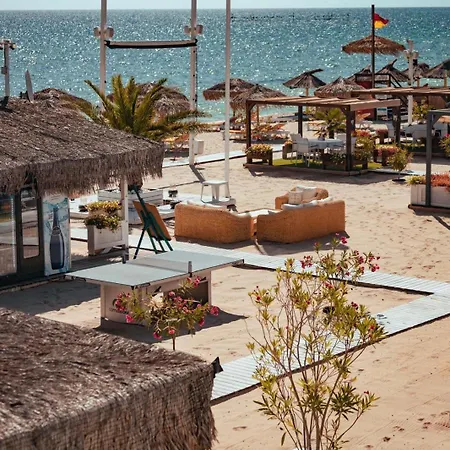 Boutique Citadel מלון דירות אפורי נורד